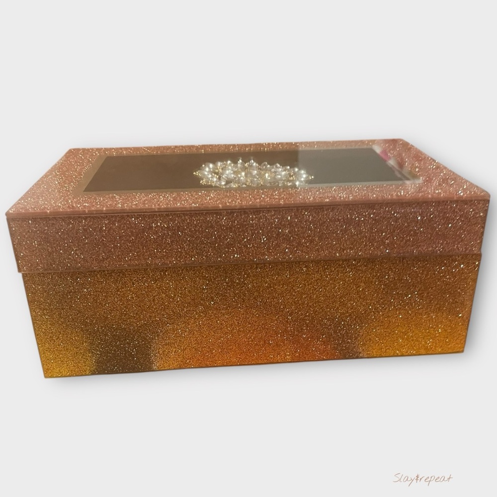 ✨ Rose Gold Sparkly Jewelry Box with Earring Bundle – Hoops, Studs & Dangles ✨ - Picture 2 of 14